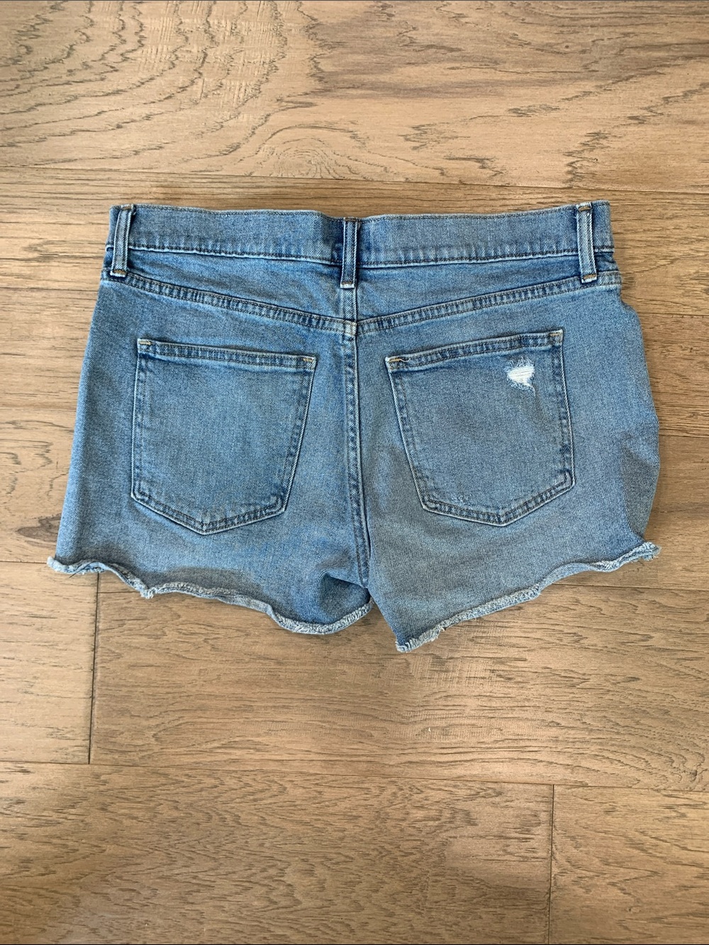 GAP Light Blue Distressed Denim Cutoff Shorts Size 30x3’’ - Picture 2 of 7
